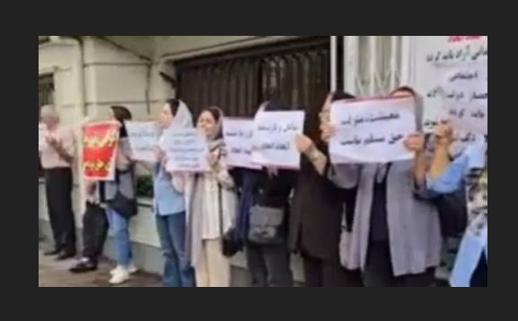 تجمع اعتراضی بازنشستگان تأمین اجتماعی رشت علیه فقر و انحصار